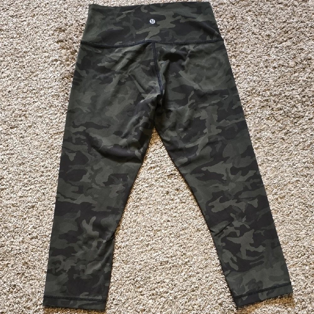 lululemon athletica Align Hi Rise Crop - Picture 4 of 6